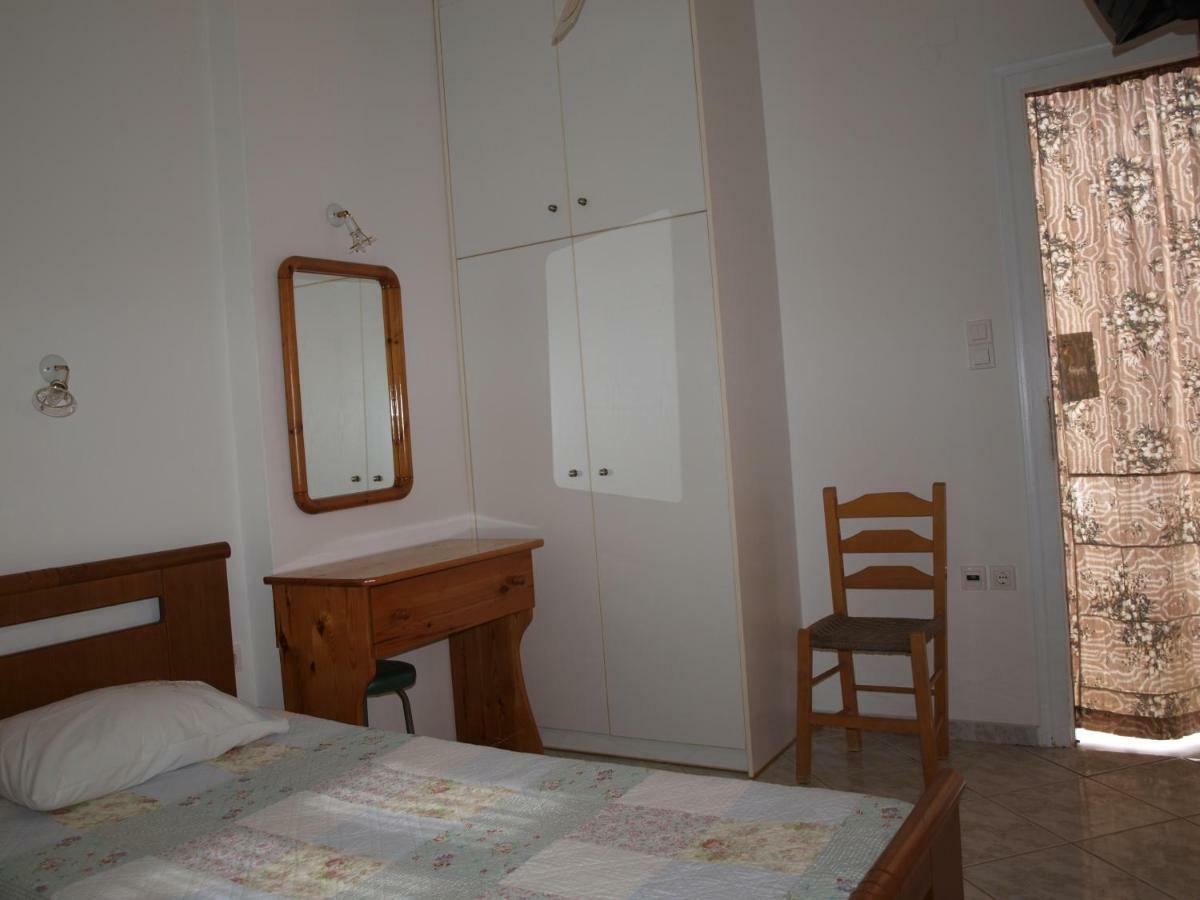 Batika Rooms Artemonas Exterior photo